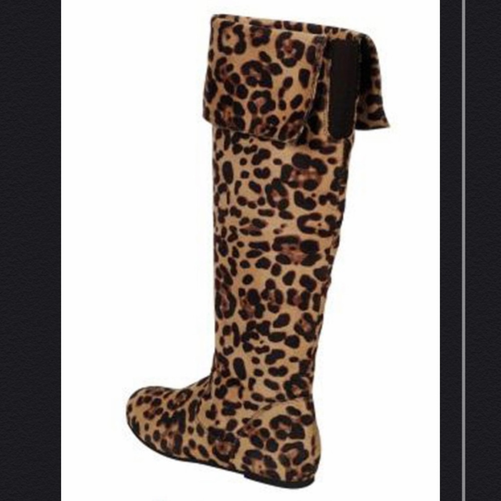 🆕✨ Leopard Print Flat Boot